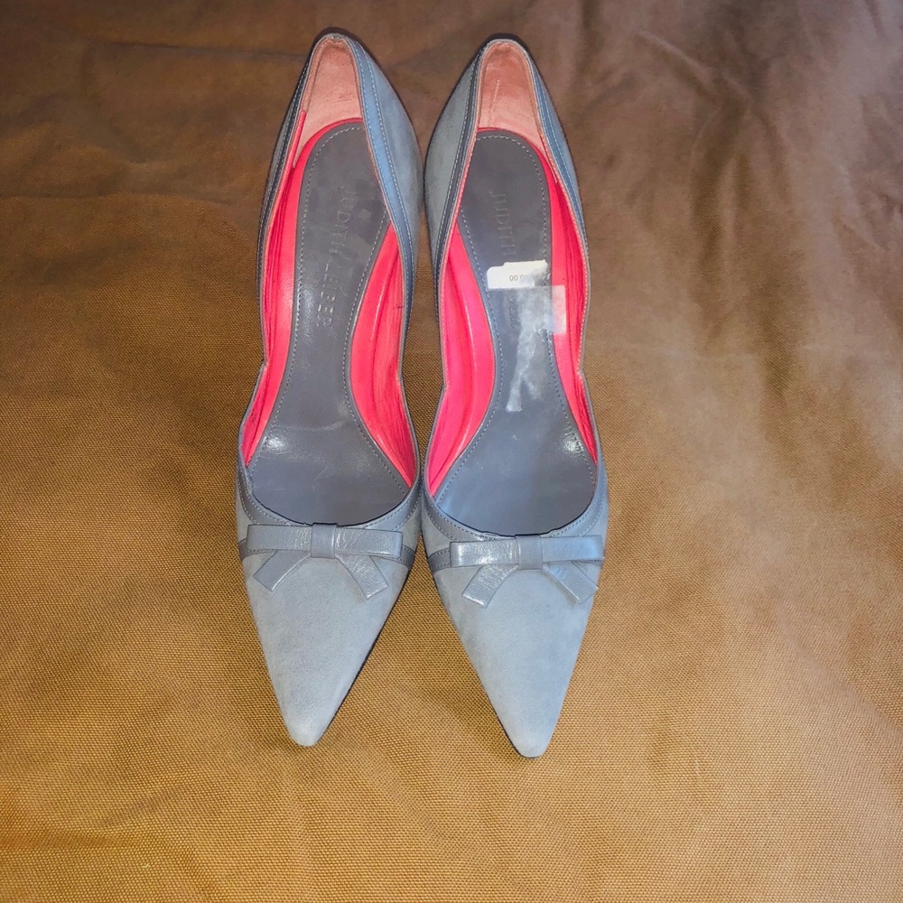 New Italian Judith Leiber gray leather high heels